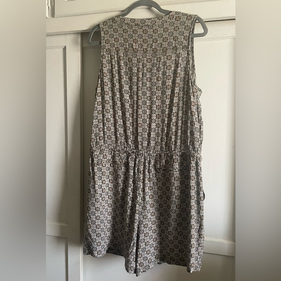 Caslon Short Romper. Pre-Owned. - Picture 2 of 5